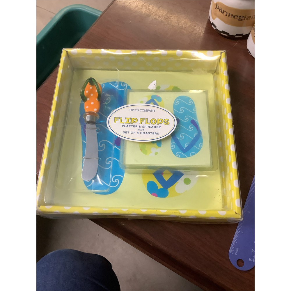 NIB Two's Company Flip Flops Platter & Spreader with set of 4 Coasters